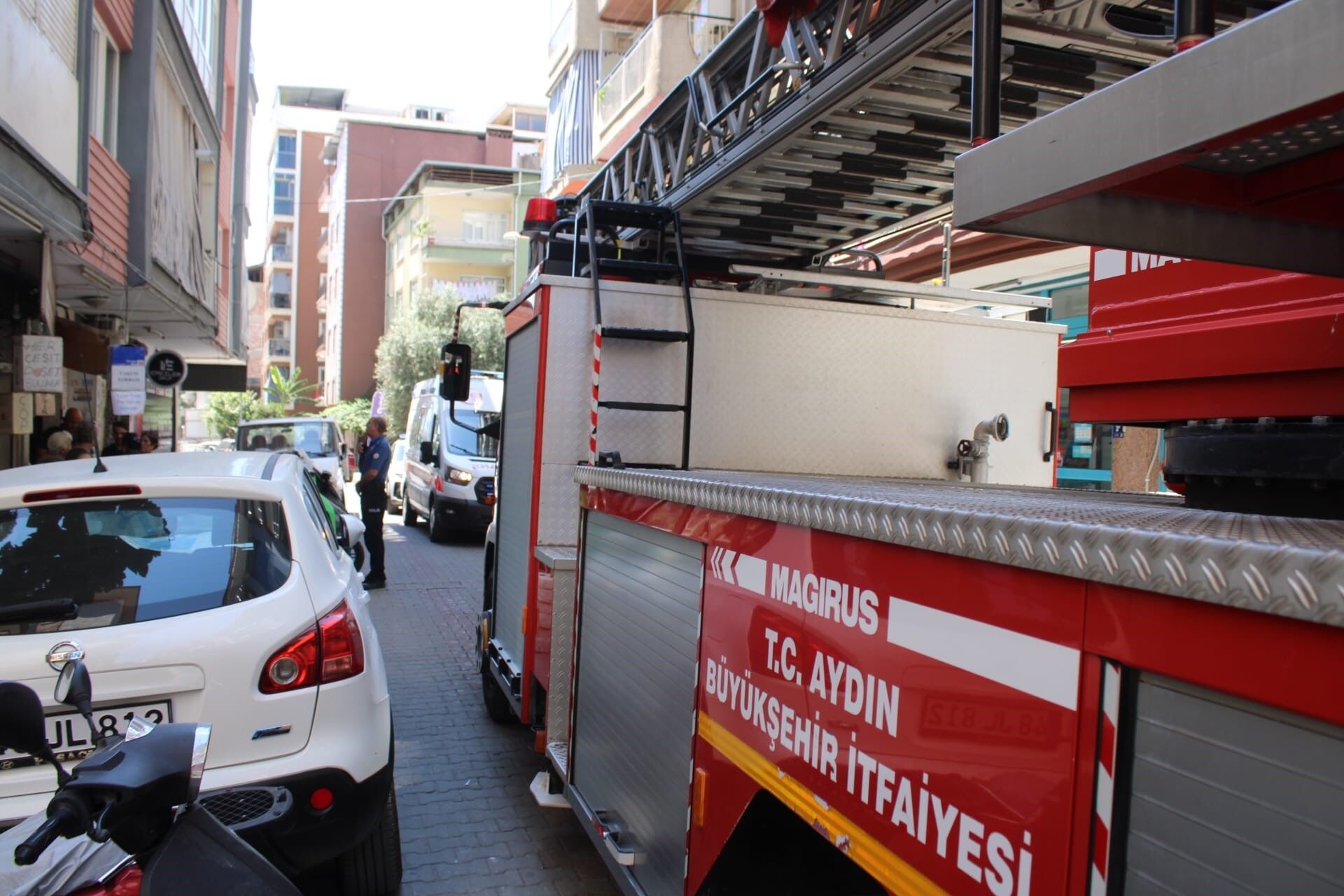 Yakinlari Endiseye Kapildi Ekipler Kapiyi Acmak Uzereyken Gercek Ortaya Cikti (6)