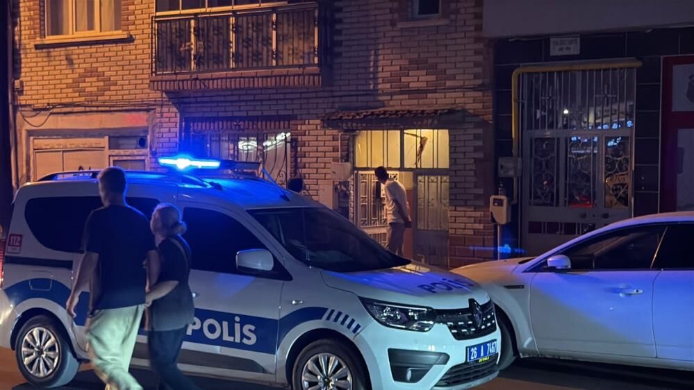Yakinlari Haber Alamayinca Gercek Ortaya Cikti Evinde Olu Bulundu (3)