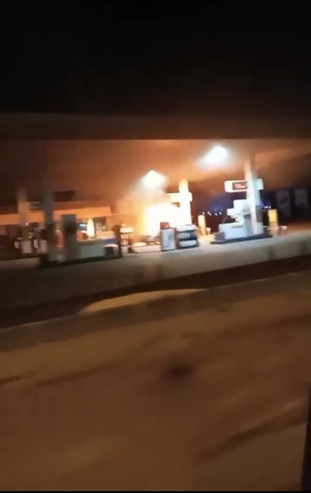 Yakit Almaya Geldi Araci Bir Anda Alev Topuna Dondu (4)