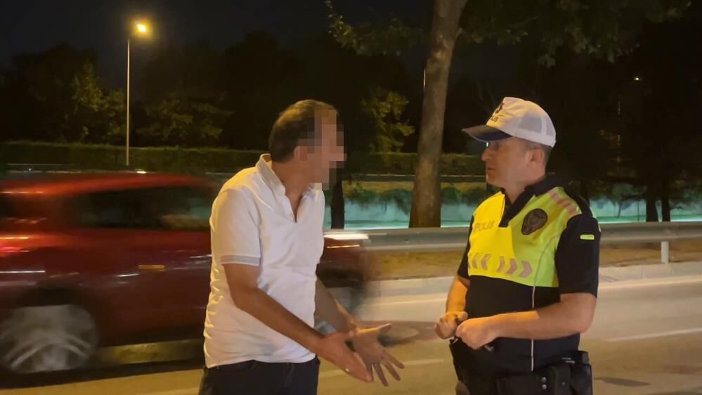 Yaziklar Olsun Deyip Basin Mensubuna Tukurdu O Anlar Gundem Oldu (5)