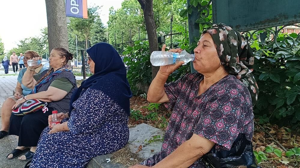 Yazın En Büyük Tehlikesi Sandığınız Değil! Yetersiz Su Tüketimi Alarm Veriyor (4)