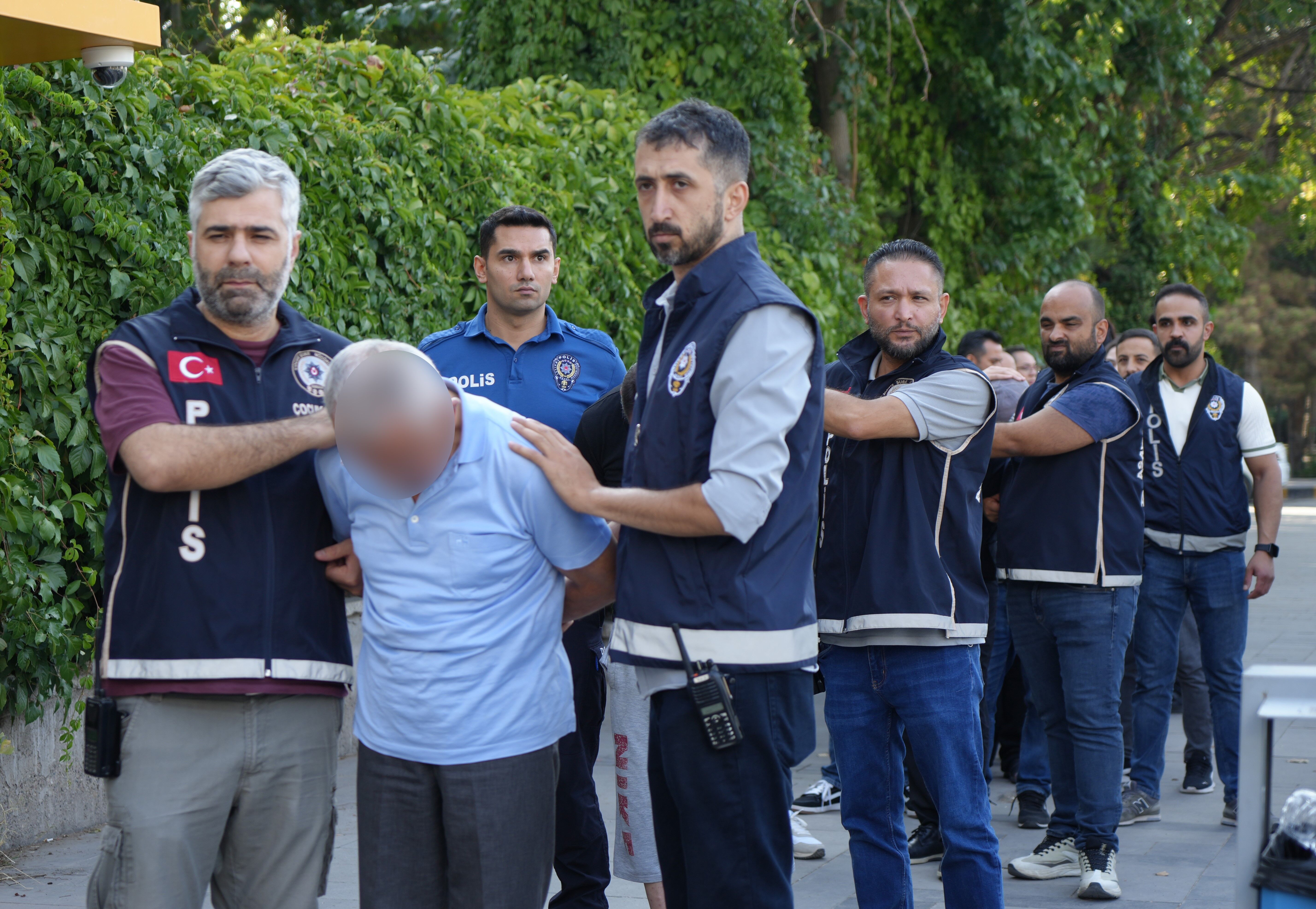 7 Parcaya Ayrilmis Cesedi Derin Dondurucuda Saklanmisti 12 Yil Sonra Yakalandilar (2)