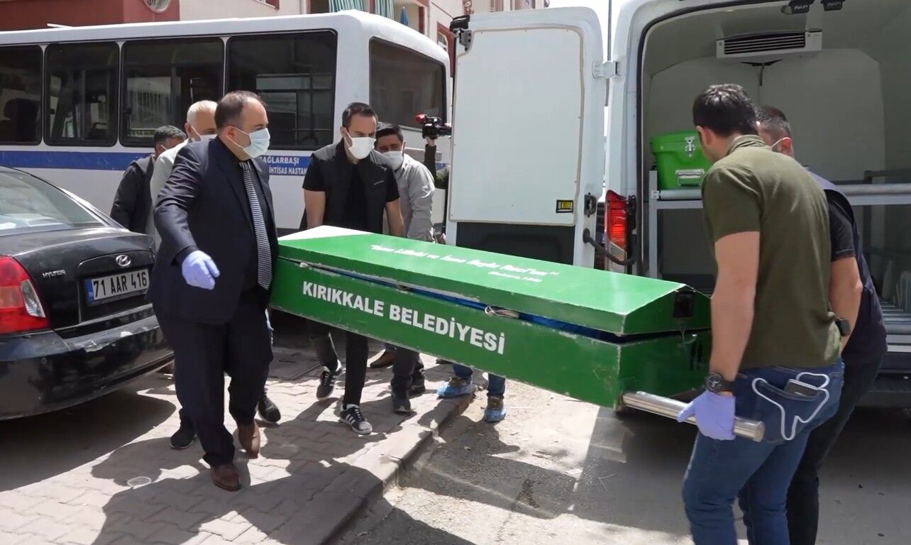7 Parcaya Ayrilmis Cesedi Derin Dondurucuda Saklanmisti 12 Yil Sonra Yakalandilar (4) (Orta)