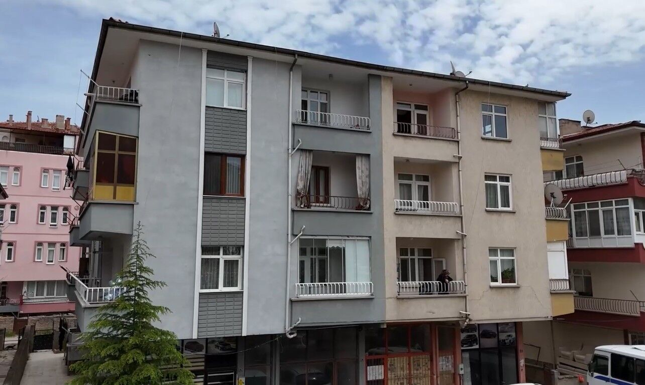 7 Parcaya Ayrilmis Cesedi Derin Dondurucuda Saklanmisti 12 Yil Sonra Yakalandilar (5) (Orta)