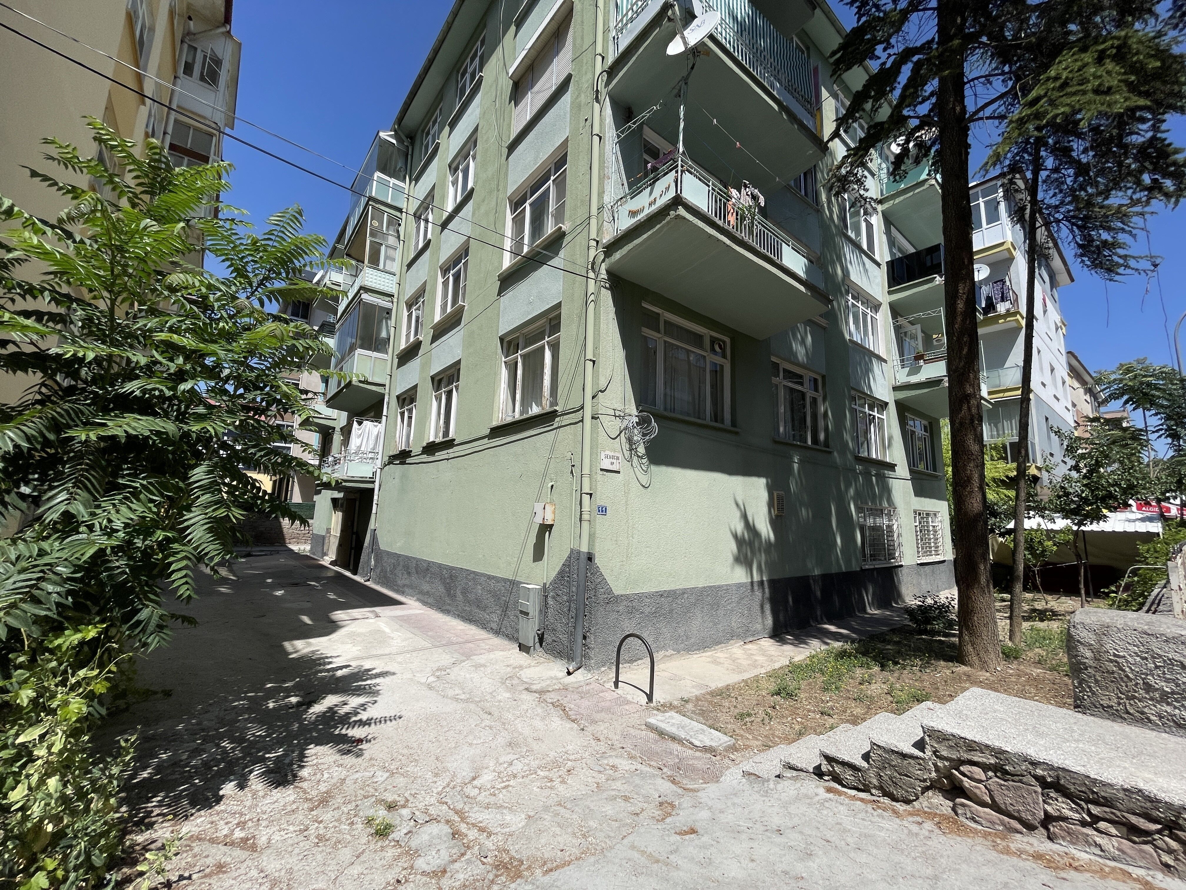 Aidat Tartismasi Kanli Bitti Bicaklanan Apartman Yoneticisi Hayatini Kaybetti (2)