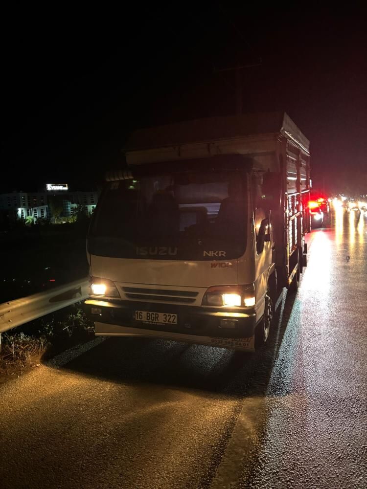 Aracina Yakit Dolduruyordu Kamyonet Carpti Hastanede Hayatini Kaybetti (3)