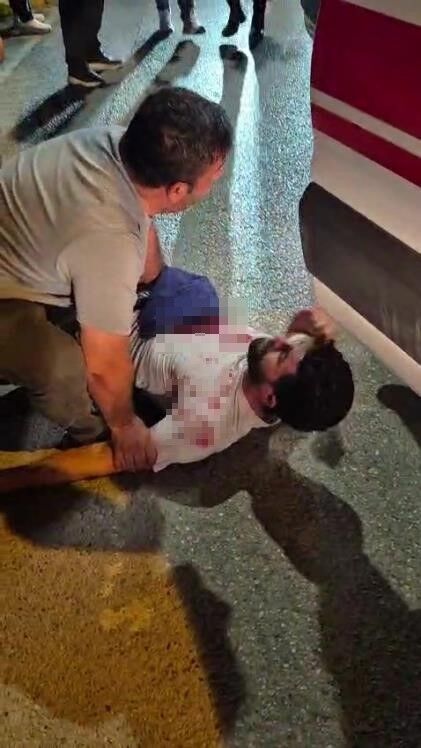 Araçlarla Kovalamaca, Ardından Bıçaklı Kavga! Ortalık Kan Gölüne Döndü (2)