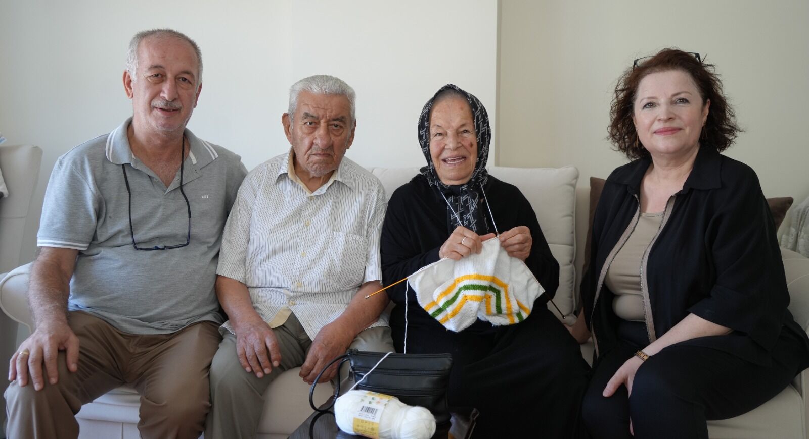 Bir Rüya Hayatını Değiştirdi! 58 Yıldır Ihtiyaç Sahipleri Için Örüyor (4)