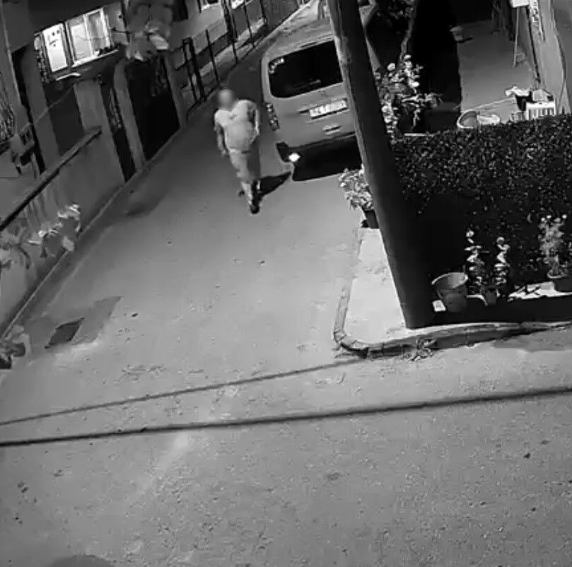 Bosanma Asamasindaki Esine Ates Acti Olay Yerinden Yuruyerek Ayrildi O Anlar Kamerada (2)