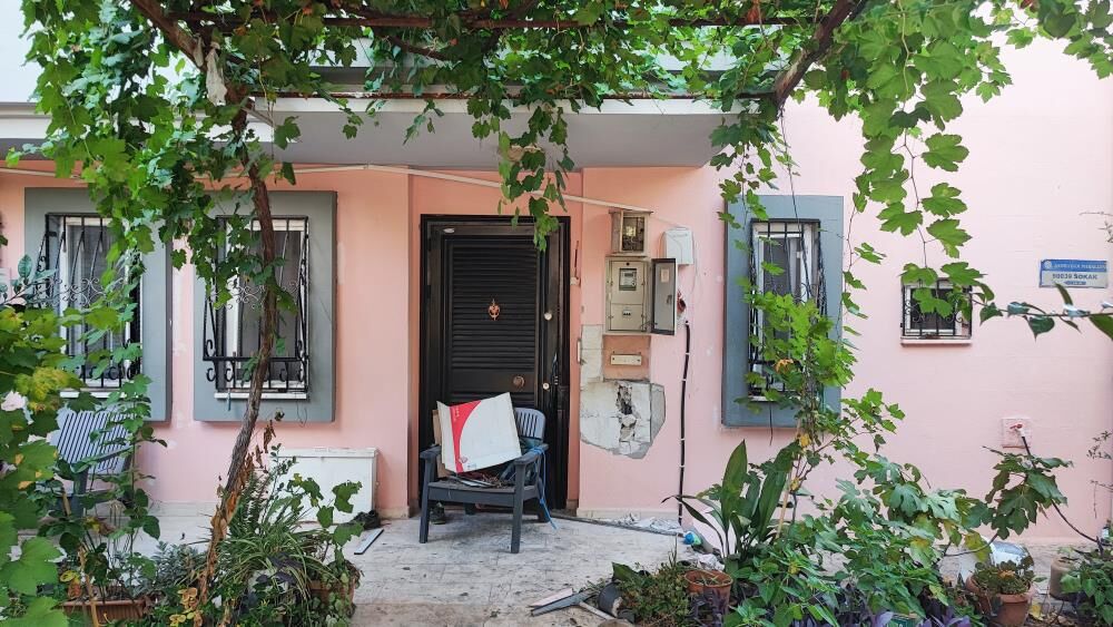 Bosanma Davasinin Ardindan Dehset Villasini Ve Aracini Atese Veren Mimar Hayatini Kayb (4)