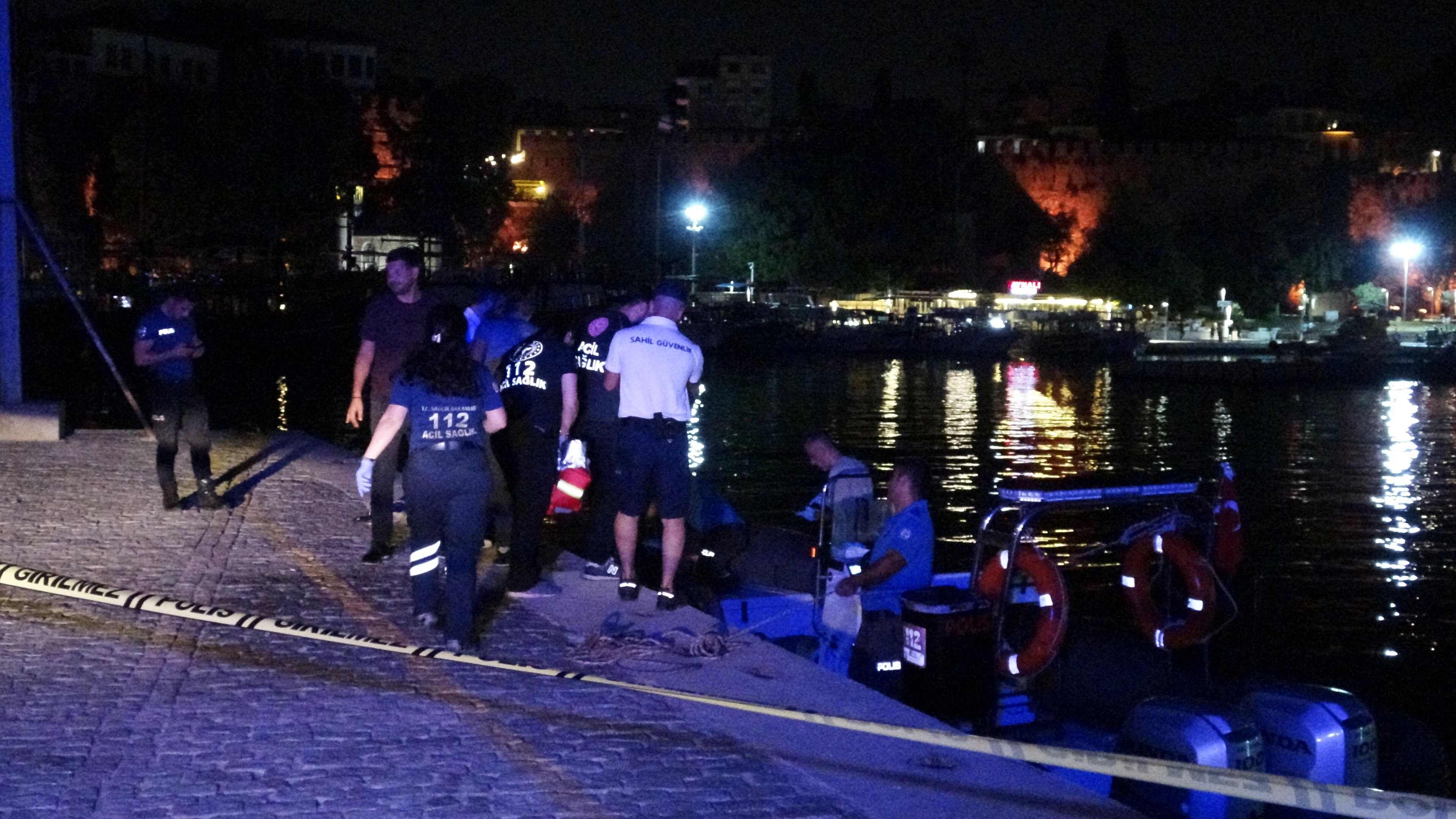 Cansız Bedeni Denizden Çıkarıldı! Arkadaşının “Yaşıyor Değil Mi” Sözleri Yürekleri Dağladı (9)
