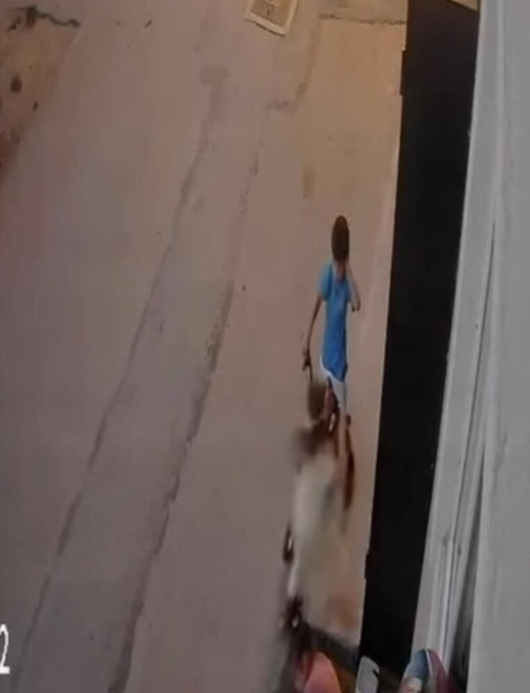 Cocuklarin Yaninda Dehset Drift Yaparak Sokaga Girdi (3)