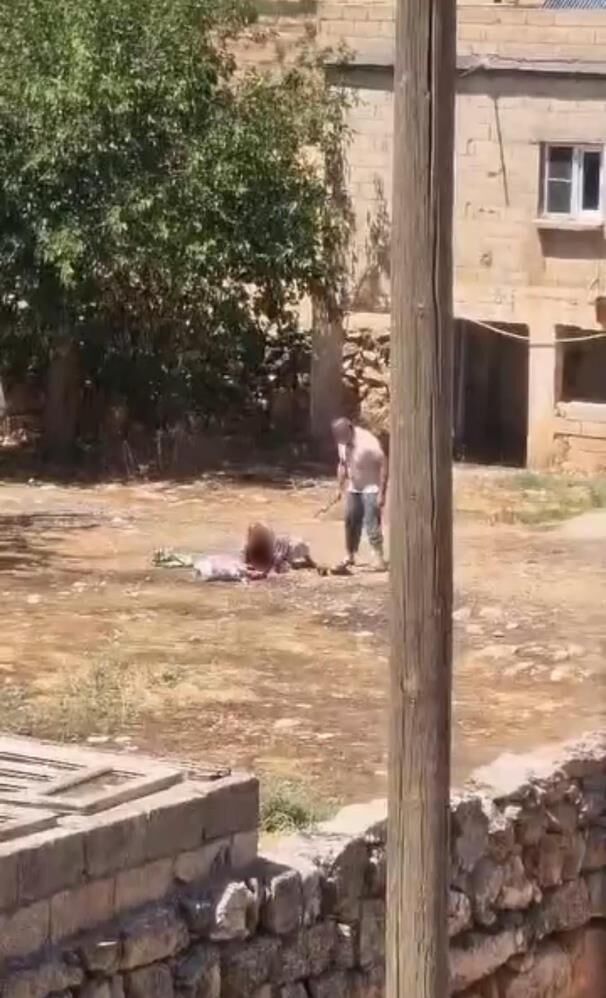 Dehset Anlari Kamerada 85 Yasindaki Annesini Olduresiye Dovdu (4)