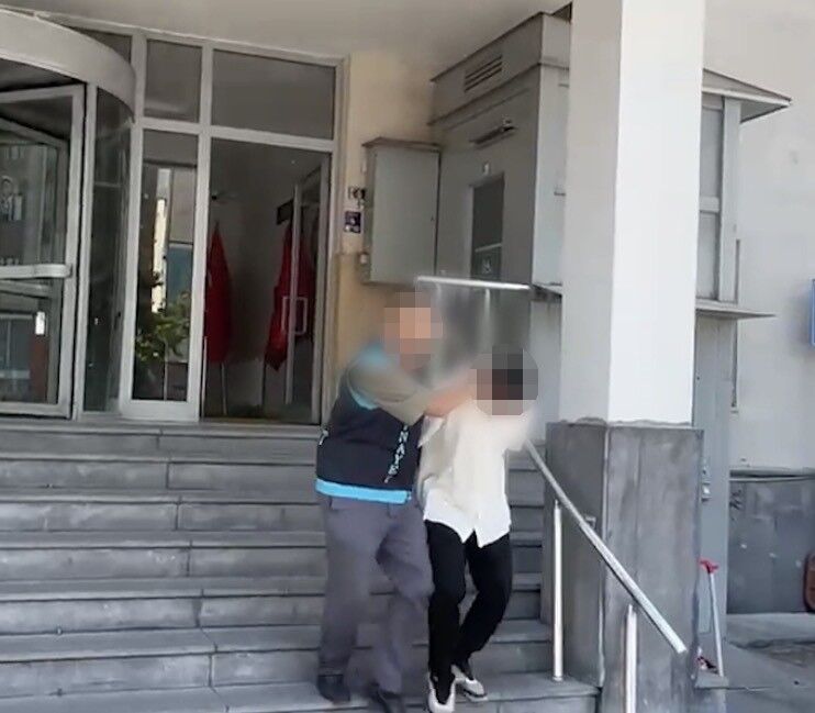 Dehset Anlari Kamerada Biber Gazi Sikip Bicakla Saldirdilar (3)
