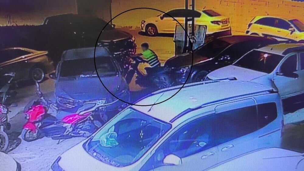 Depremzede Gencin Motosikletini Cocuk Hirsizlar Boyle Caldi Kamerada Pusu Detayi (3)