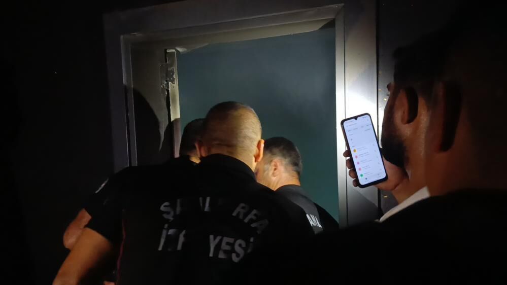 Dugun Salonunda Yangin Panigi Anne Gozyaslari Icinde Bebegini Aradi (6)