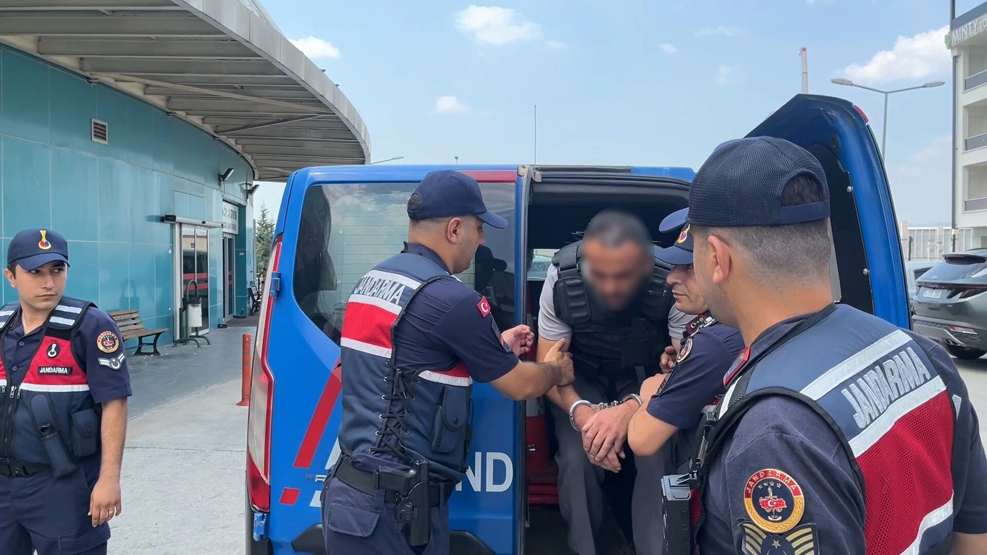 Enistesi Ve Esini Oldurdu Tek Cumlesi Dikkat Cekti (1)