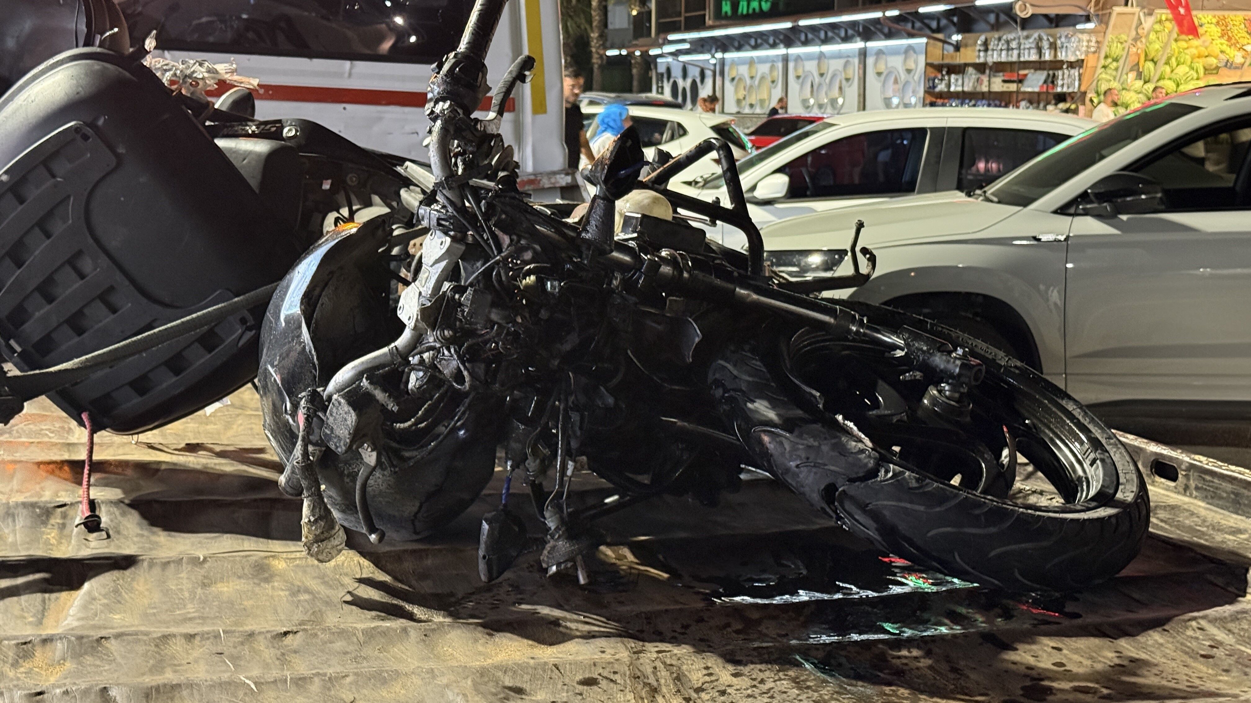 Feci Kaza Motosiklet Trafik Ikaz Romorkuna Carpti Surucu Hayatini Kaybetti (1)-1