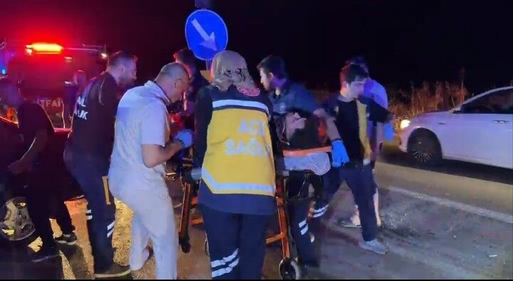 Gece Saatlerinde Kahreden Kaza Jandarma Astsubayin Esi Ve Evladi Kurtarilamadi (1)-1