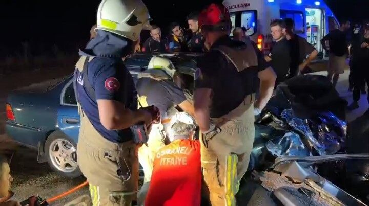 Gece Saatlerinde Kahreden Kaza Jandarma Astsubayin Esi Ve Evladi Kurtarilamadi (3)