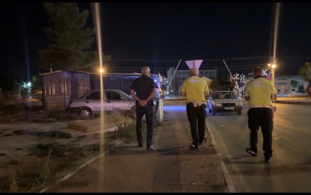 Gece Yarısı Şaşkına Çeviren Olay Oğluna Yardıma Geldi, Ceza Yağdı (6)