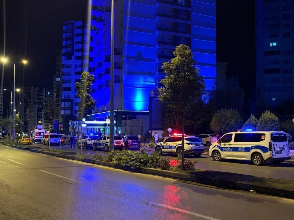 Genc Kadini Bicaklayip Asagi Atti Cinayeti Cektigi Videoyla Itiraf Etti (2)