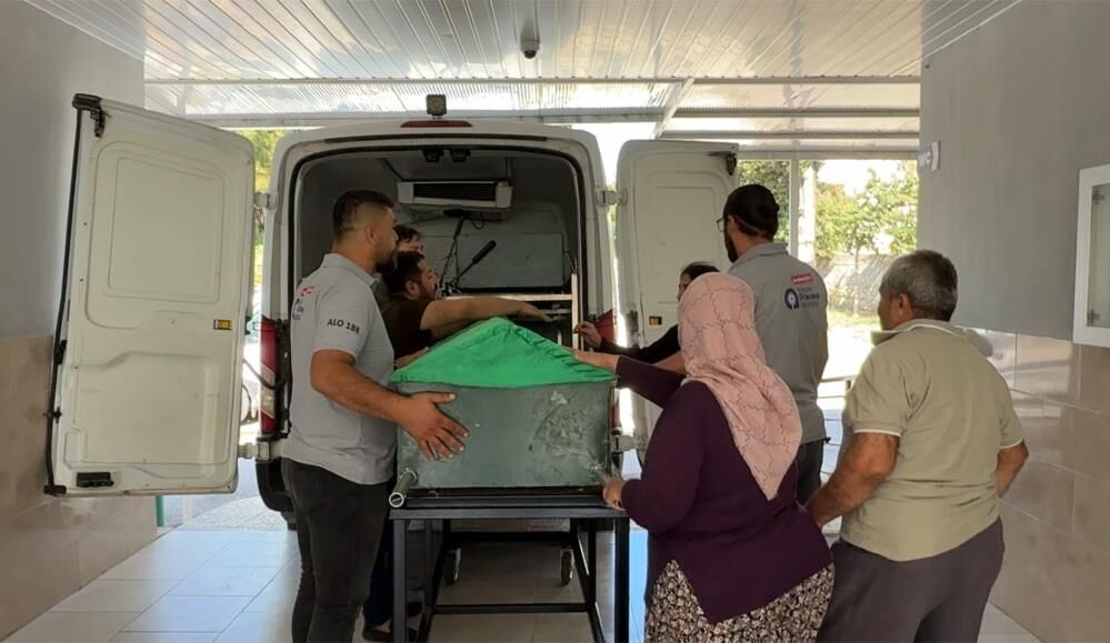 Geri Manevra Yapan Baba Bebeginin Olumune Neden Oldu Cenazeyi Gozyaslariyla Teslim Ald (2)