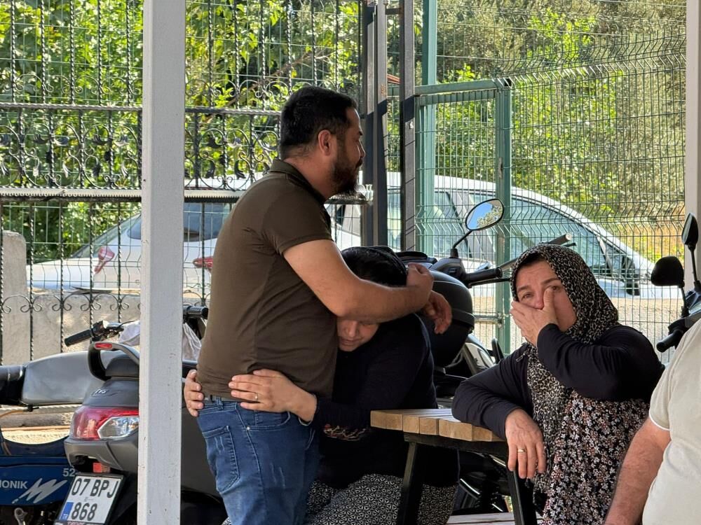 Geri Manevra Yapan Baba Bebeginin Olumune Neden Oldu Cenazeyi Gozyaslariyla Teslim Ald (4)