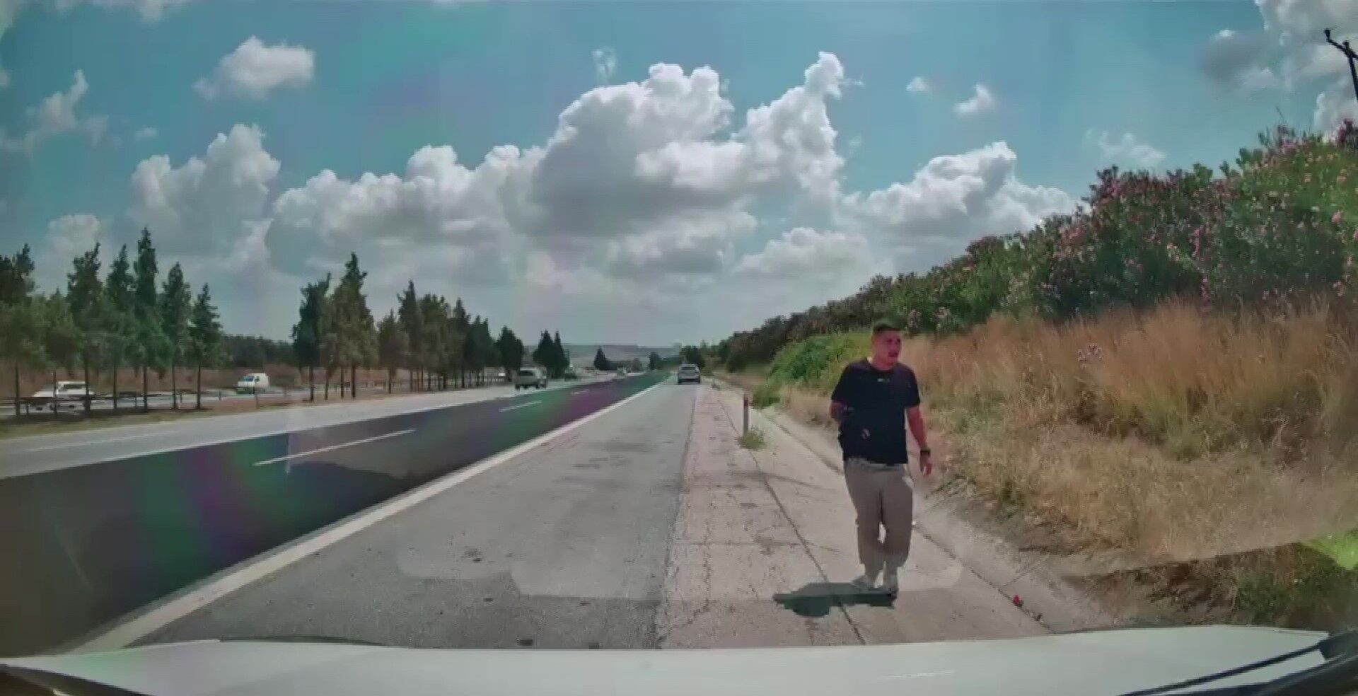 Hirsiz Araci Soydu Kuzeni Memurum Diyerek Surucuyu Uyardi Pes Dedirten Plan (3)