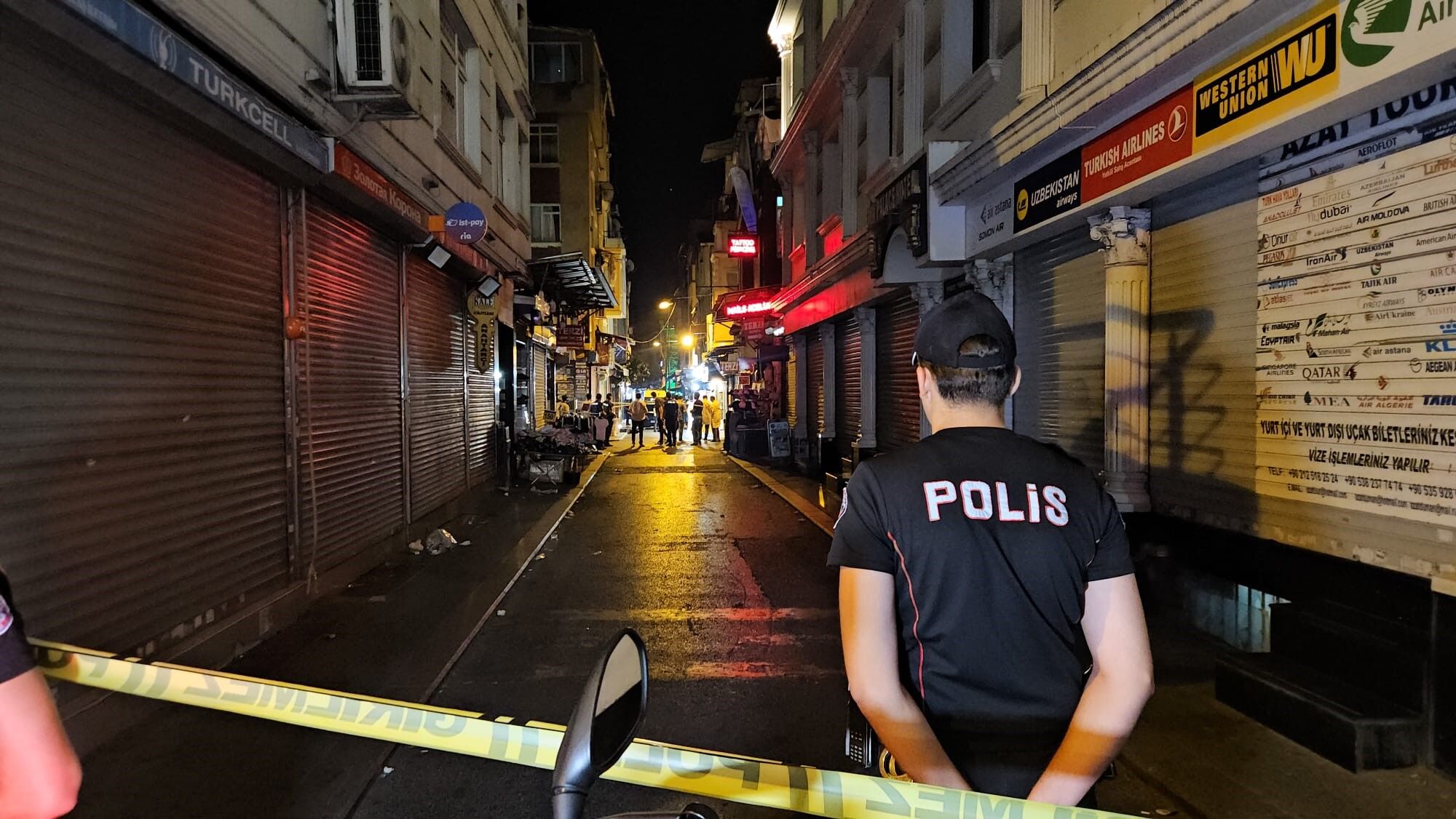 Iki Esnaf Arasinda Baslayan Tartismada Silahlar Konustu 1 Olu 1 Yarali (2)