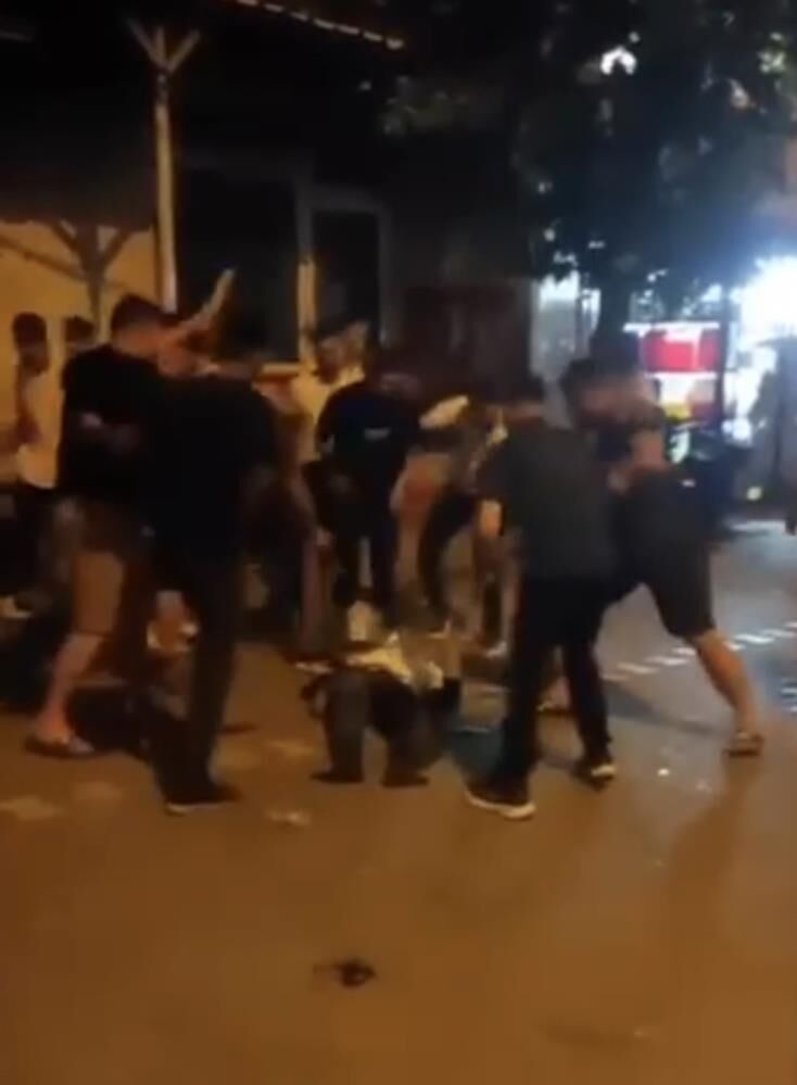 Kadini Darbeden Adami Mahalleli Linc Etti 2 Kisi Yogun Bakimda (2)