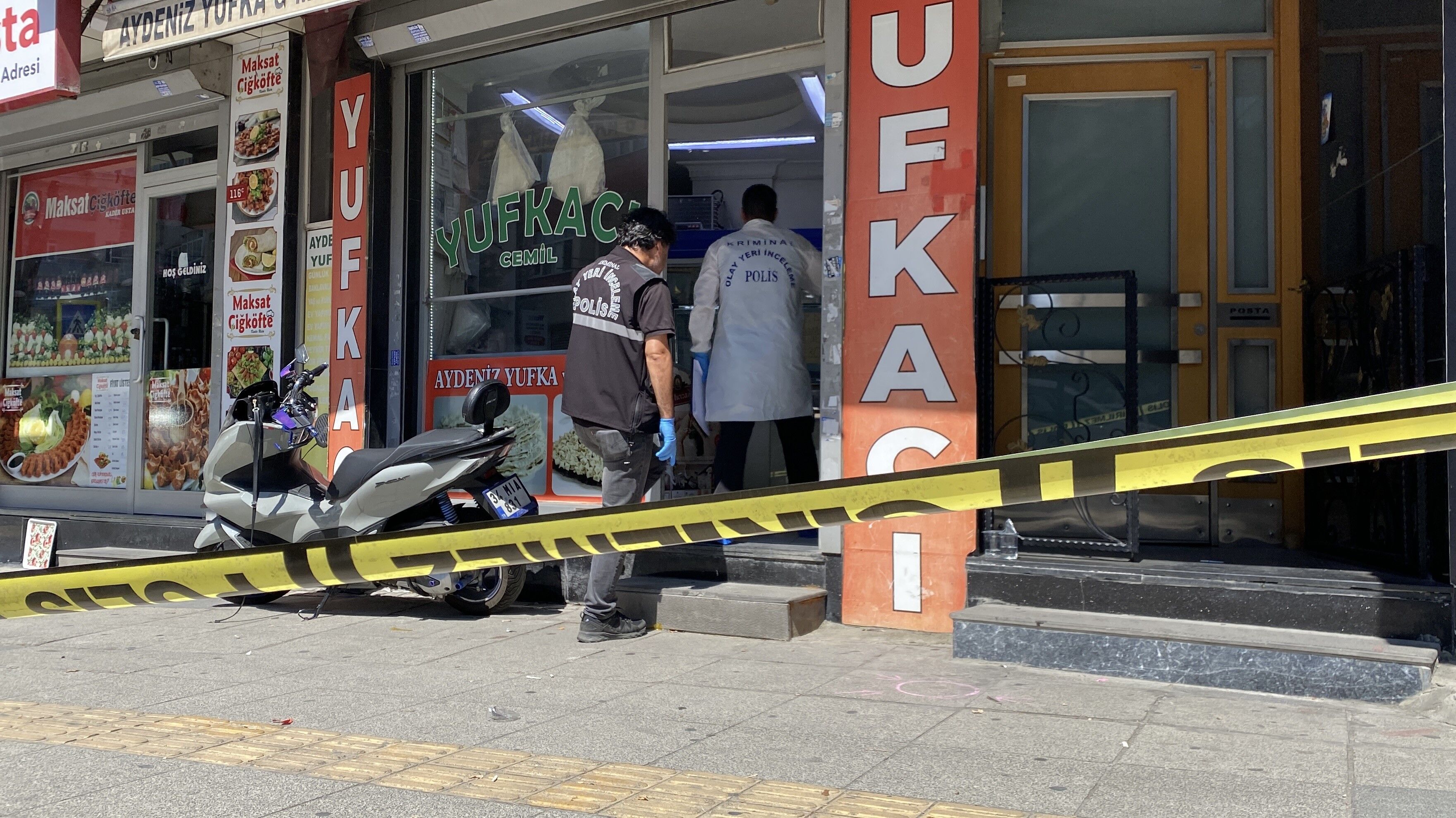Kadını Minibüsten Indirip Kurşun Yağdırdı! Ardından Silahı Kendi Başına Dayadı (2)