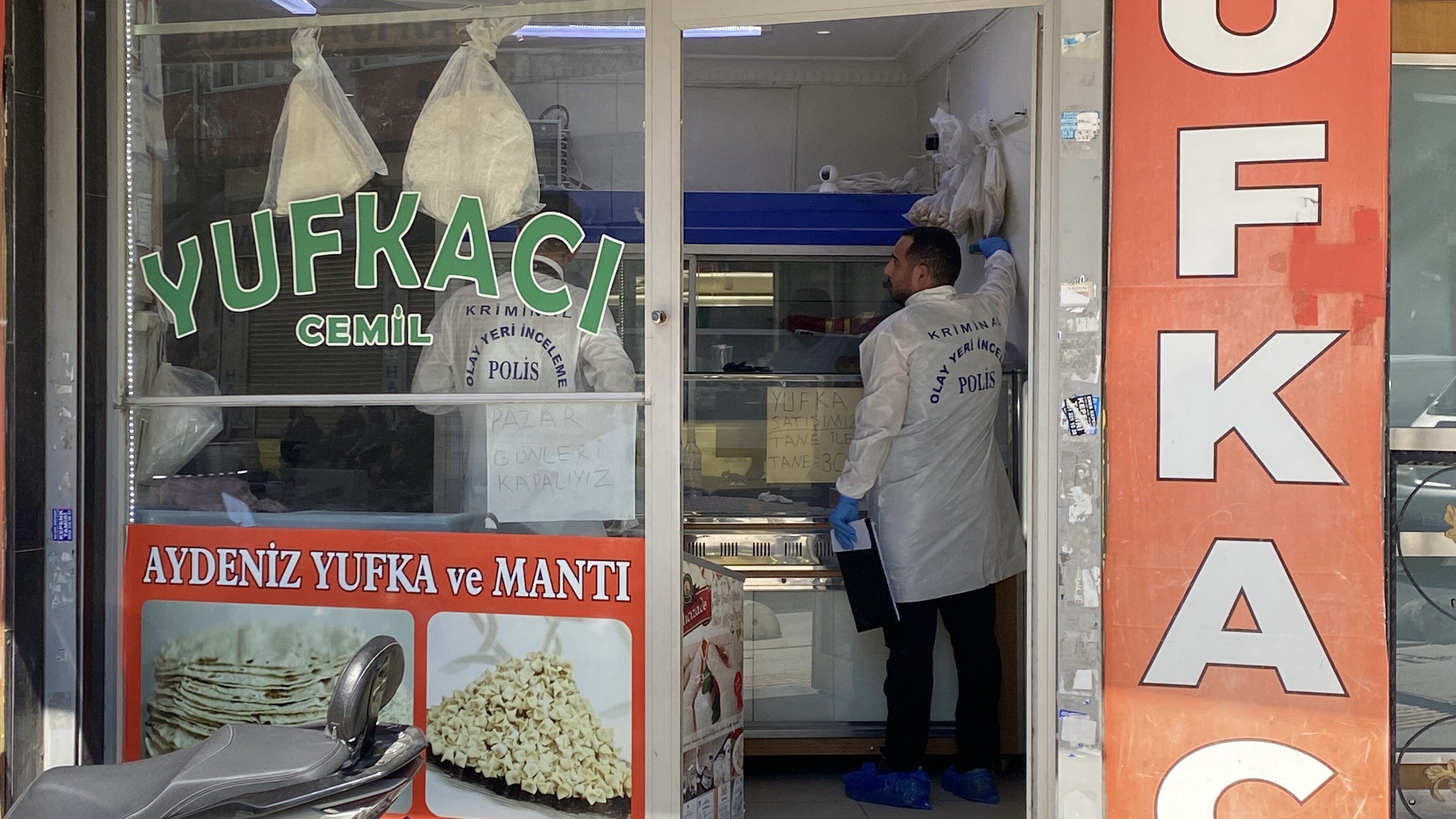 Kadını Minibüsten Indirip Kurşun Yağdırdı! Ardından Silahı Kendi Başına Dayadı (3)