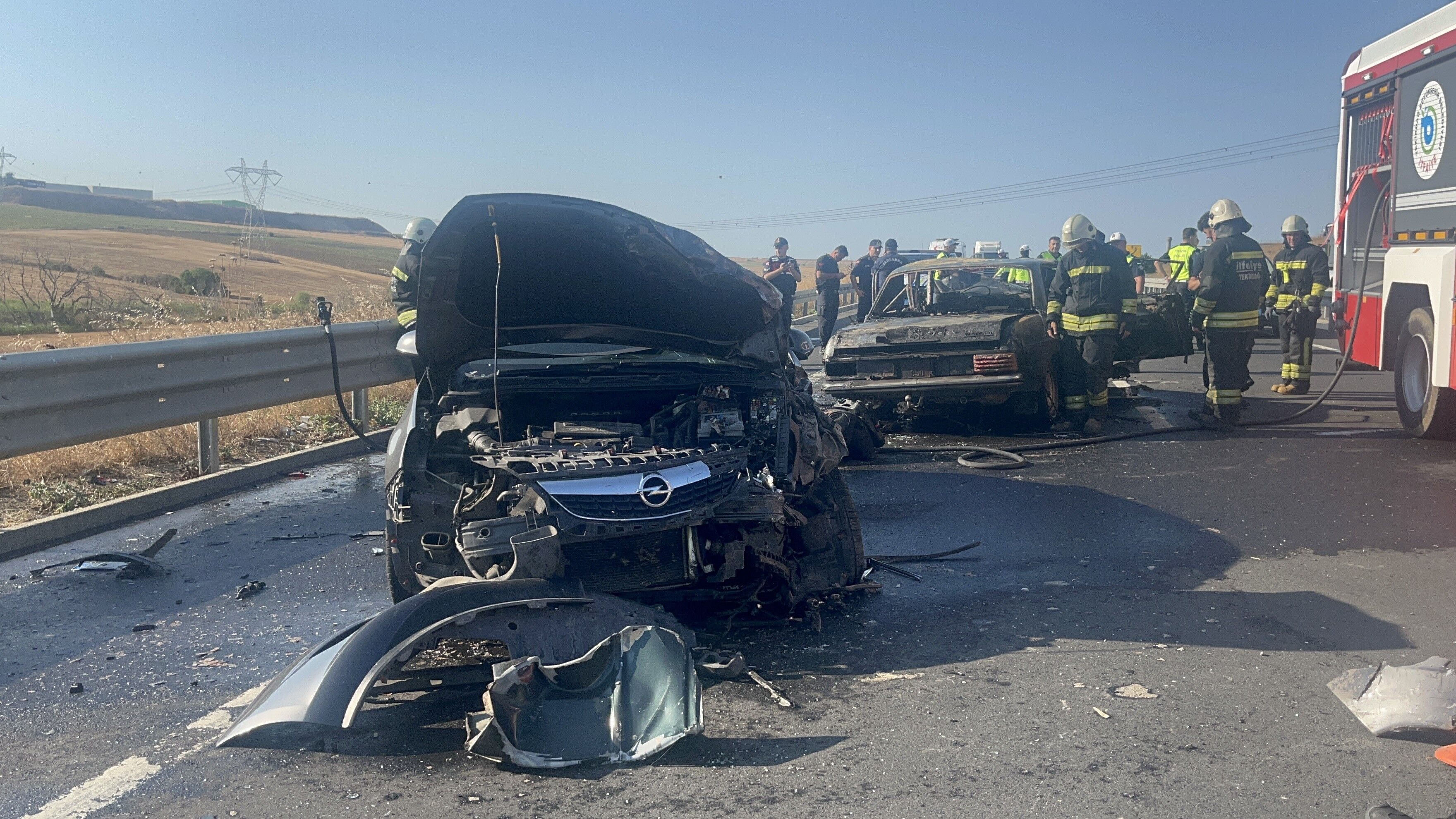 Kafa Kafaya Carpistilar Aracta Sikisip Can Verdi (2)