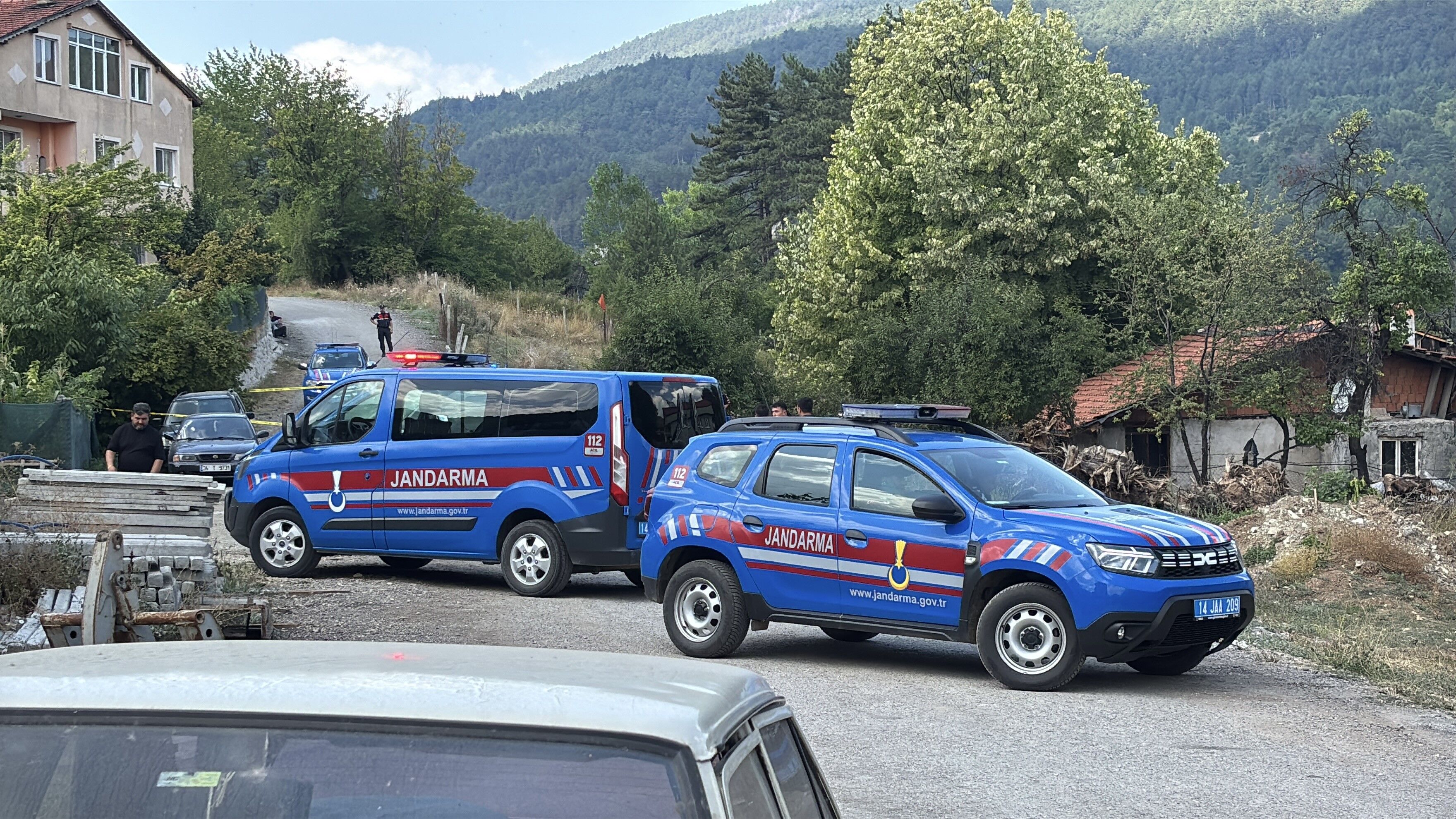 Kan Donduran Arazi Kavgası! Baba Ve Oğlu Tüfekle Vurularak Öldürüldü (2)