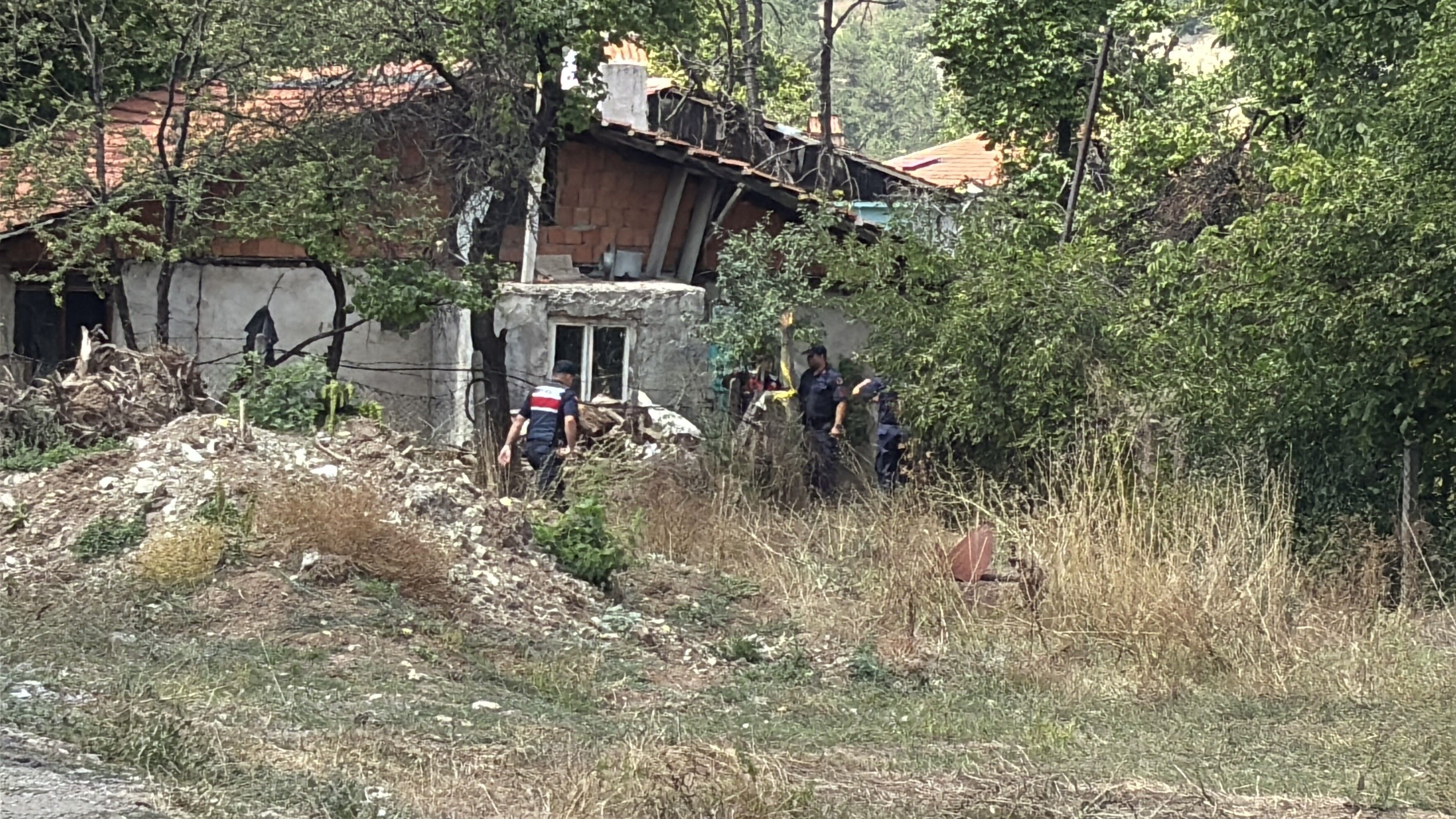 Kan Donduran Arazi Kavgası! Baba Ve Oğlu Tüfekle Vurularak Öldürüldü (4)