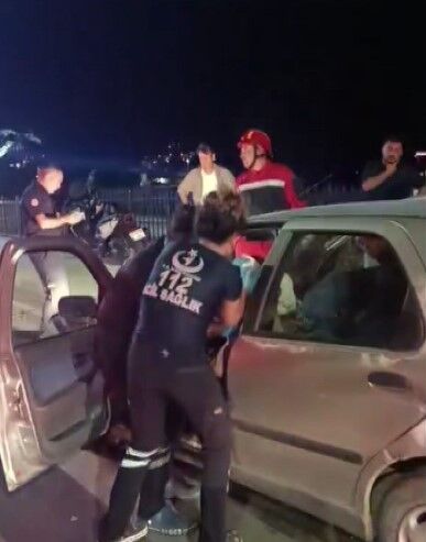 Kazada Yaralanan Surucu Hastaneye Gitmek Istemedi Tek Sarti Kizi Ve Torununu Gormekti (2)