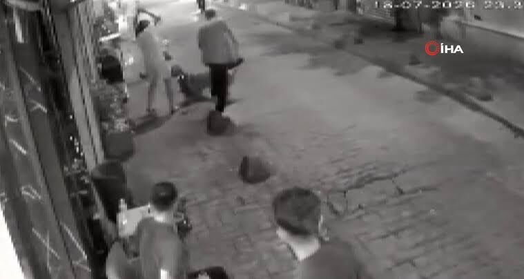 Kopegini Tut Tartismasi Kanli Bitti 3 Yerinden Bicakladi O Anlar Kamerada (1)-1