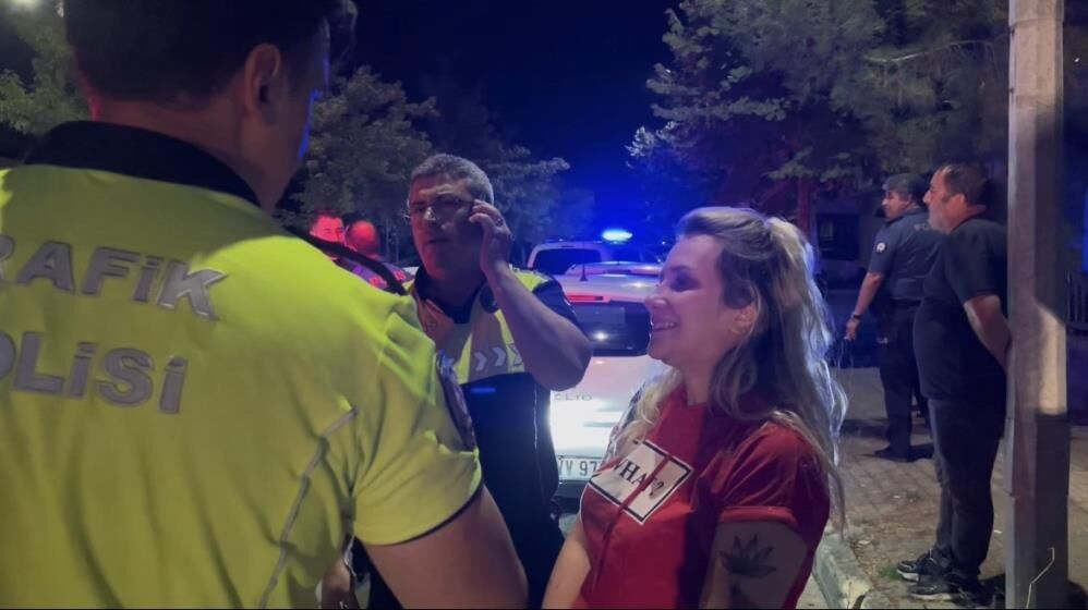 Mahalleyi Savas Alanina Cevirdi Alkollu Kadin Surucu Kazayi Bile Hatirlamadi (4)