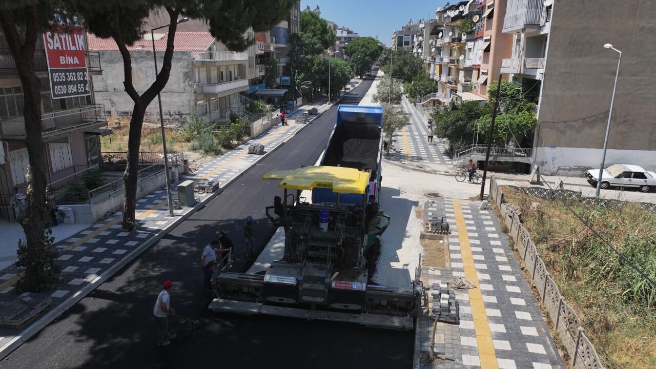 Manisa Büyükşehir Belediyesi, Salihli’de 4 Caddeyi Sıcak Asfaltla Yeniliyor (6)
