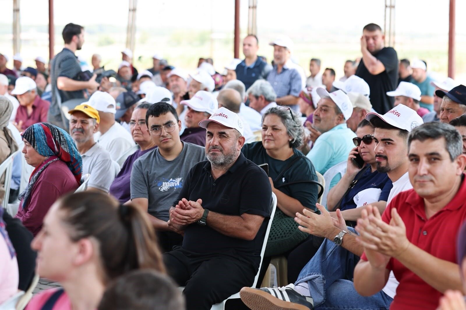 Manisa Buyuksehirden Ciftciye Dev Destek 132 Milyon Tllik Damla Sulama Hamlesi (6)