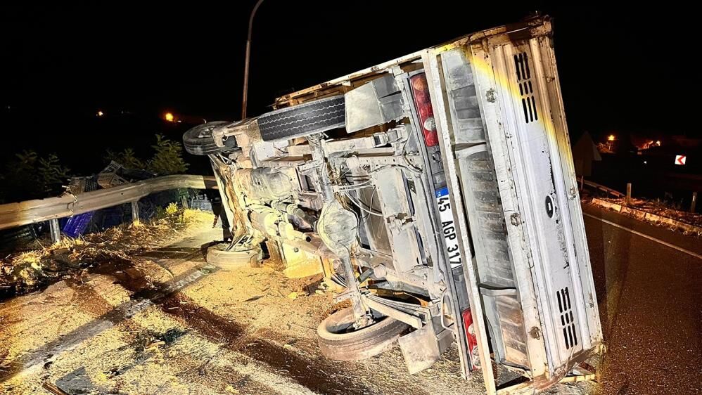 Manisada Yurekleri Agza Getiren Kaza Karsidan Arac Gelmemesi Faciayi Onledi (4)