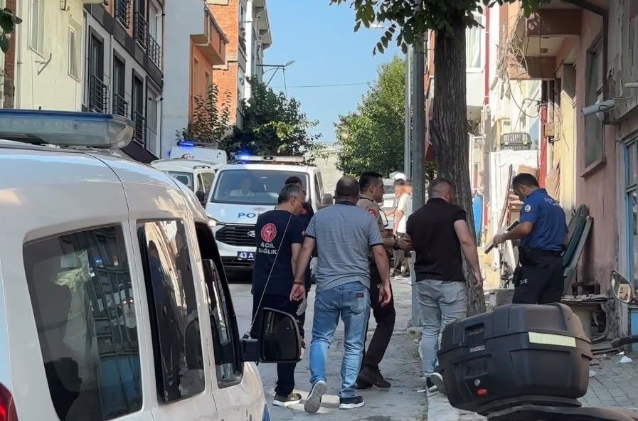 Miras Anlasmazligi Nedeniyle Dehset Kendine Zarar Vermek Isterken Son Anda Kurtarildi (2)