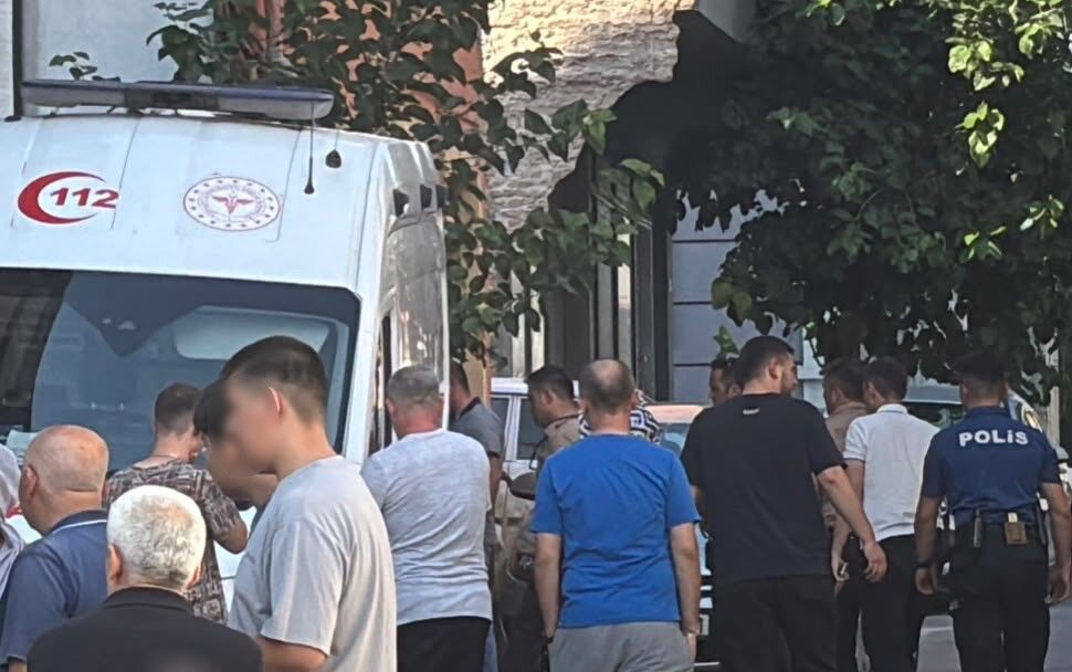 Miras Anlasmazligi Nedeniyle Dehset Kendine Zarar Vermek Isterken Son Anda Kurtarildi (3)