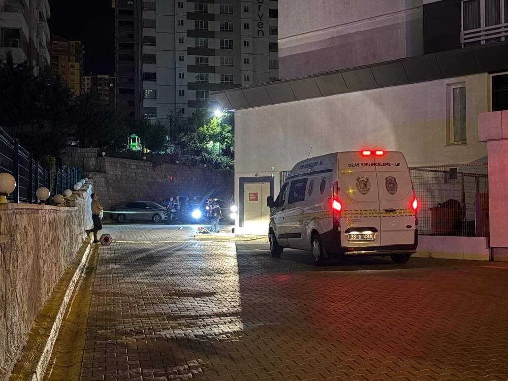Otel Odasinda Dehset 28 Yasindaki Kadin 5Inci Kattan Atilarak Olduruldu (3)