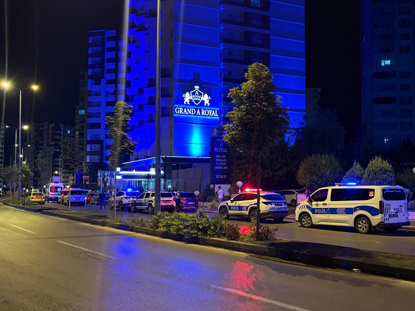 Otel Odasında Dehşet! Genç Kadını 5. Kattan Aşağı Atarak Öldürdü (3)