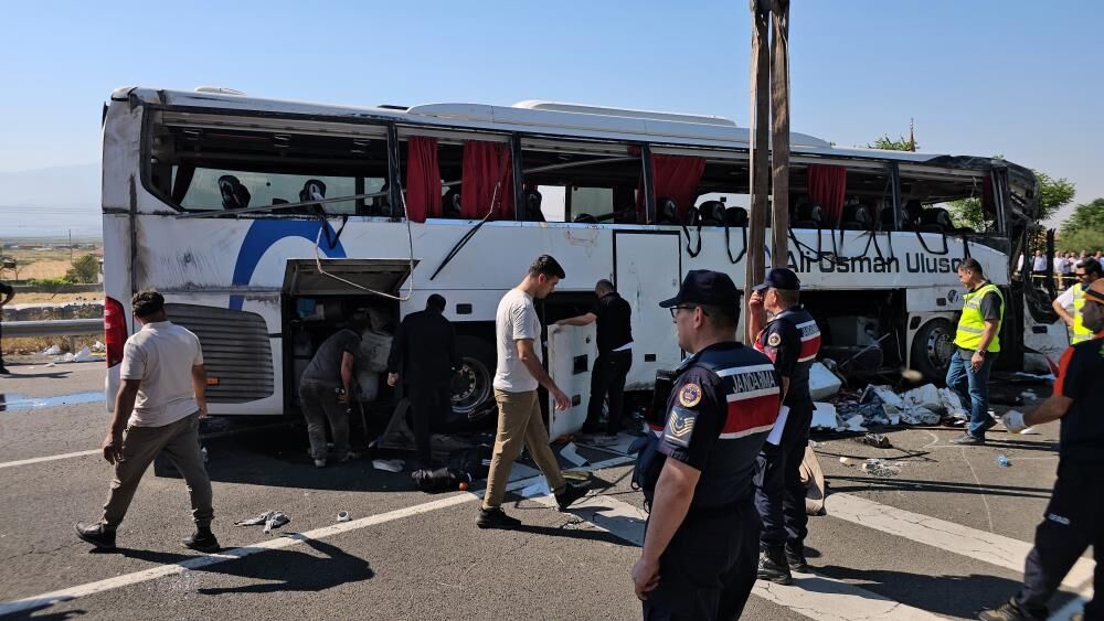 Otobus Kazasinda Esini Kaybetti Soforu Defalarca Uyardigi Ortaya Cikti (5)