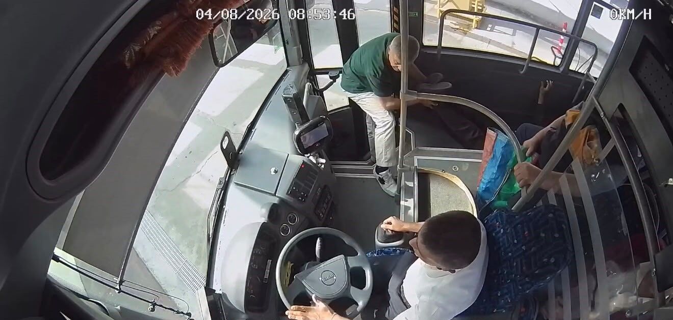 Otobus Soforunden Alkislanacak Hareket Fenalasan Yolcuyu Hastaneye Yetistirdi (3)