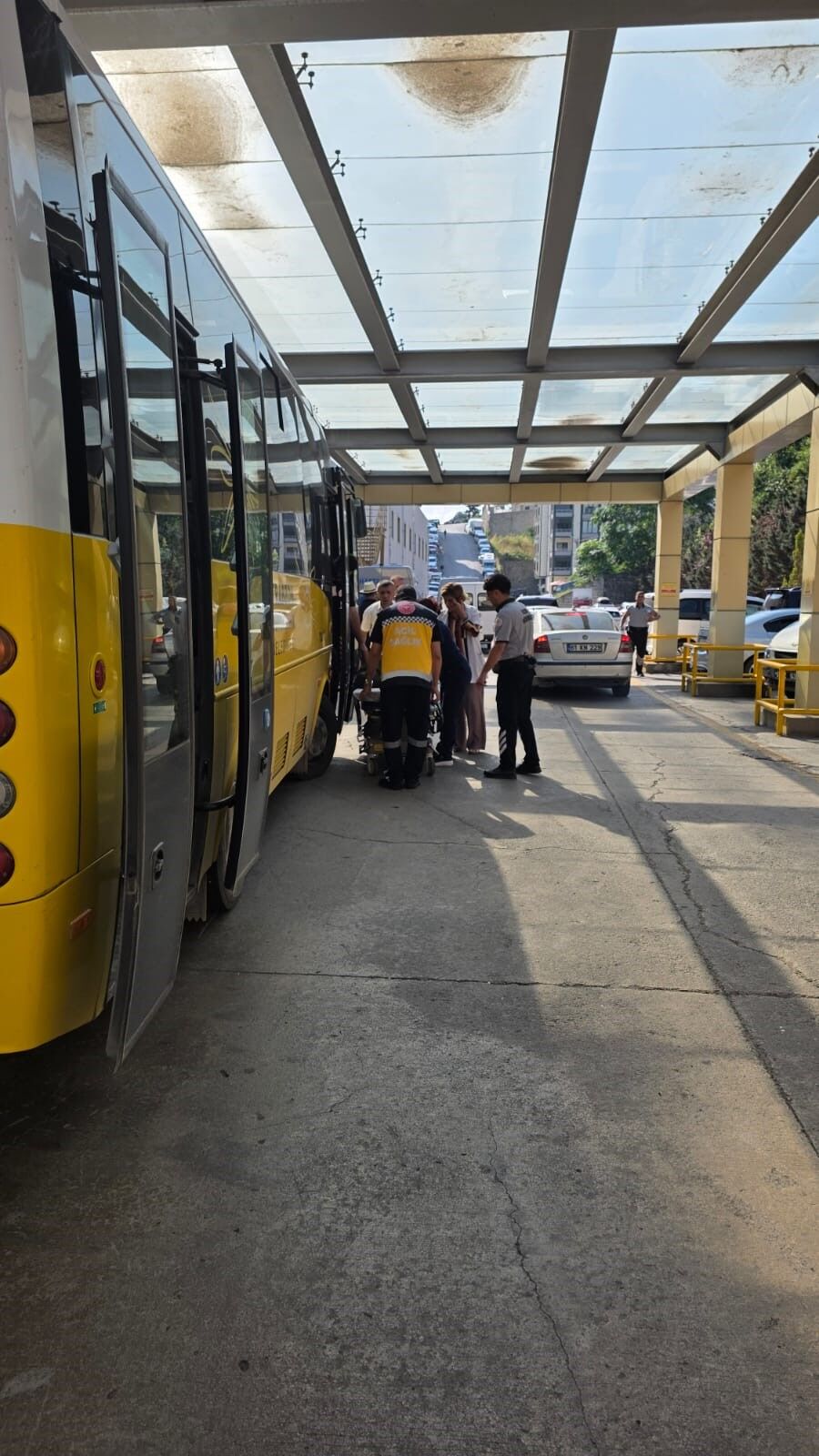 Otobus Soforunden Alkislanacak Hareket Fenalasan Yolcuyu Hastaneye Yetistirdi (5)