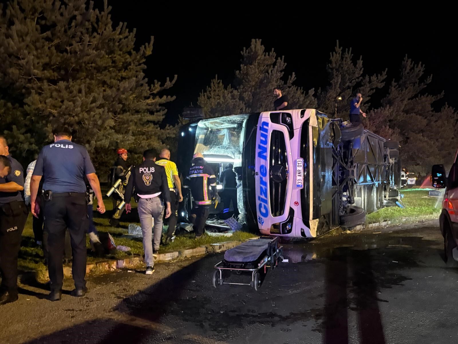 Otobüs Ve Tanker Kavşakta Çarpıştı! Korkunç Kazanın Bilançosu Belli Oldu! (3)